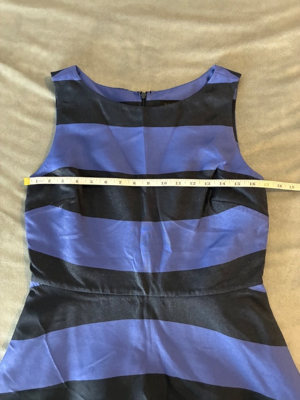 Banana Republic Blue Asymmetrical Sleeveless Tank Top - Picture 7 of 8